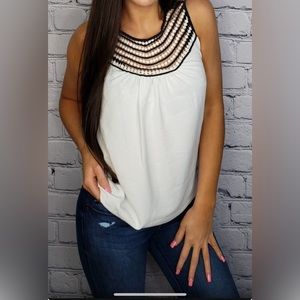 Hailey & Co White and Black Sleeveless Top with Macrame Neckline Size Small NEW